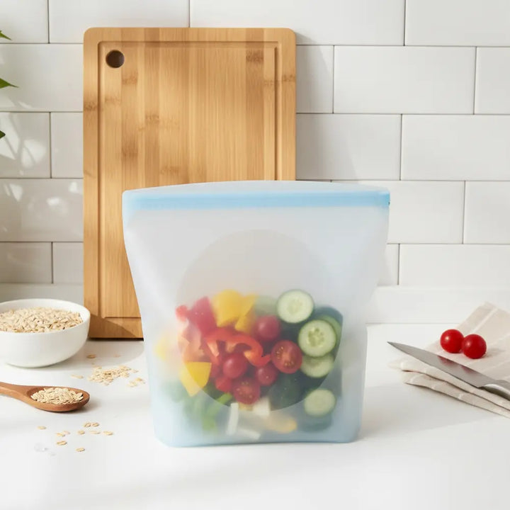 Silicone food storage bag with vegetables 