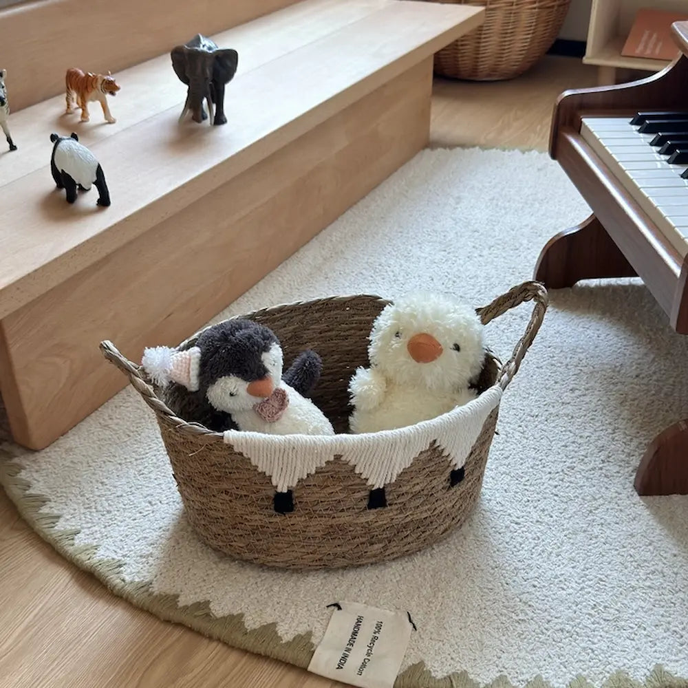 Pimajun grass storage basket with plush toys and a cat, cozy living room decor, kids toy organizer