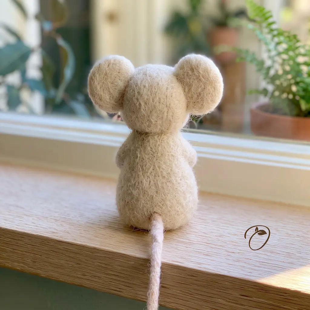 Candlelight Mouse Figurine | Handmade Wool Birthday Gift