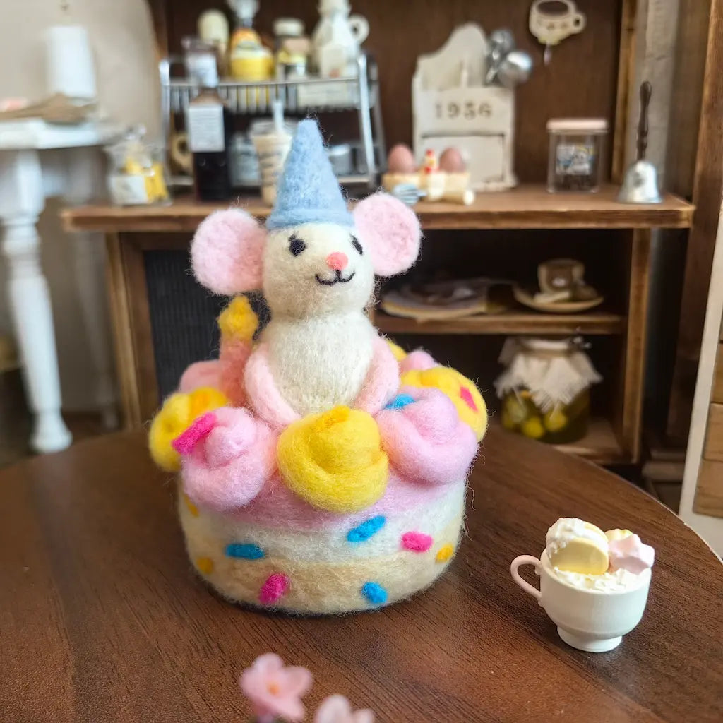 The Birthday Wish Mouse Felt Figurine